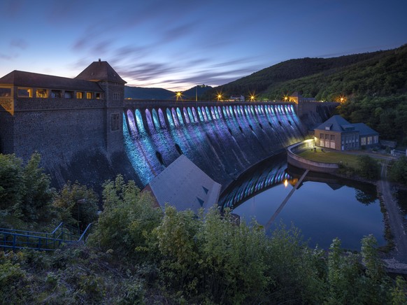 Talsperren, wie hier in Hessen, sind wichtig für wasserärmere Regionen.