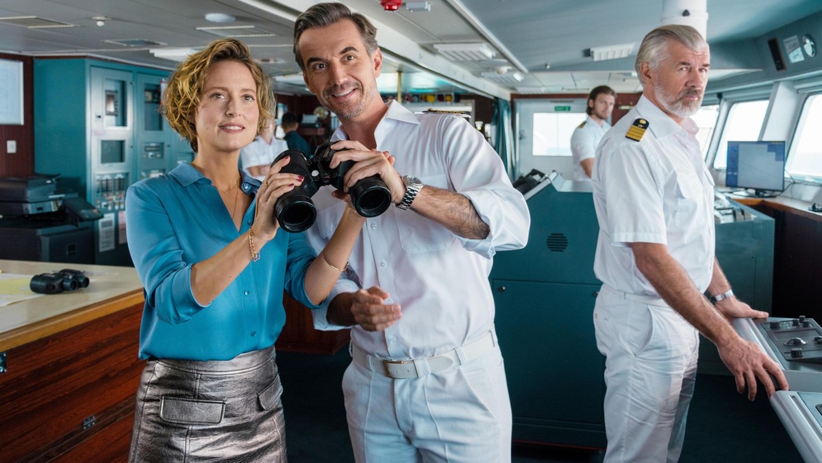 Auf dem "Traumschiff" wird geturtelt.