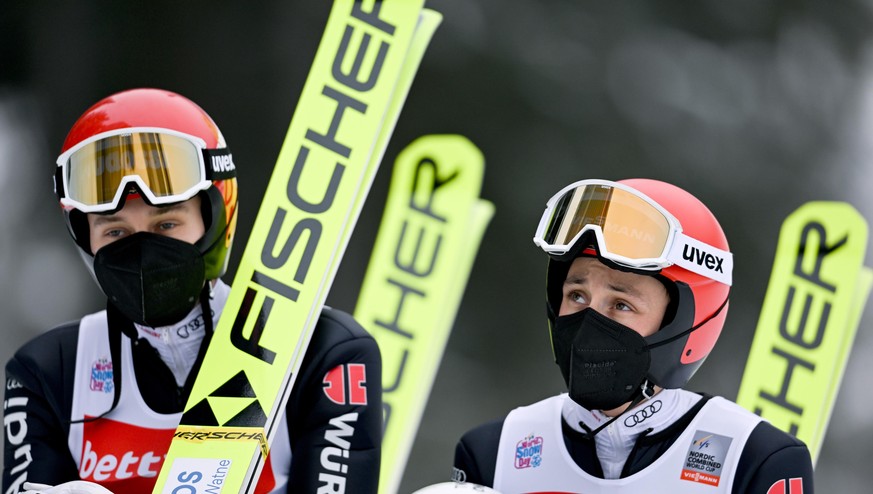 Terence Weber (l) und Eric Frenzel beim Weltcup Mitte Januar in der Vogtlandarena.