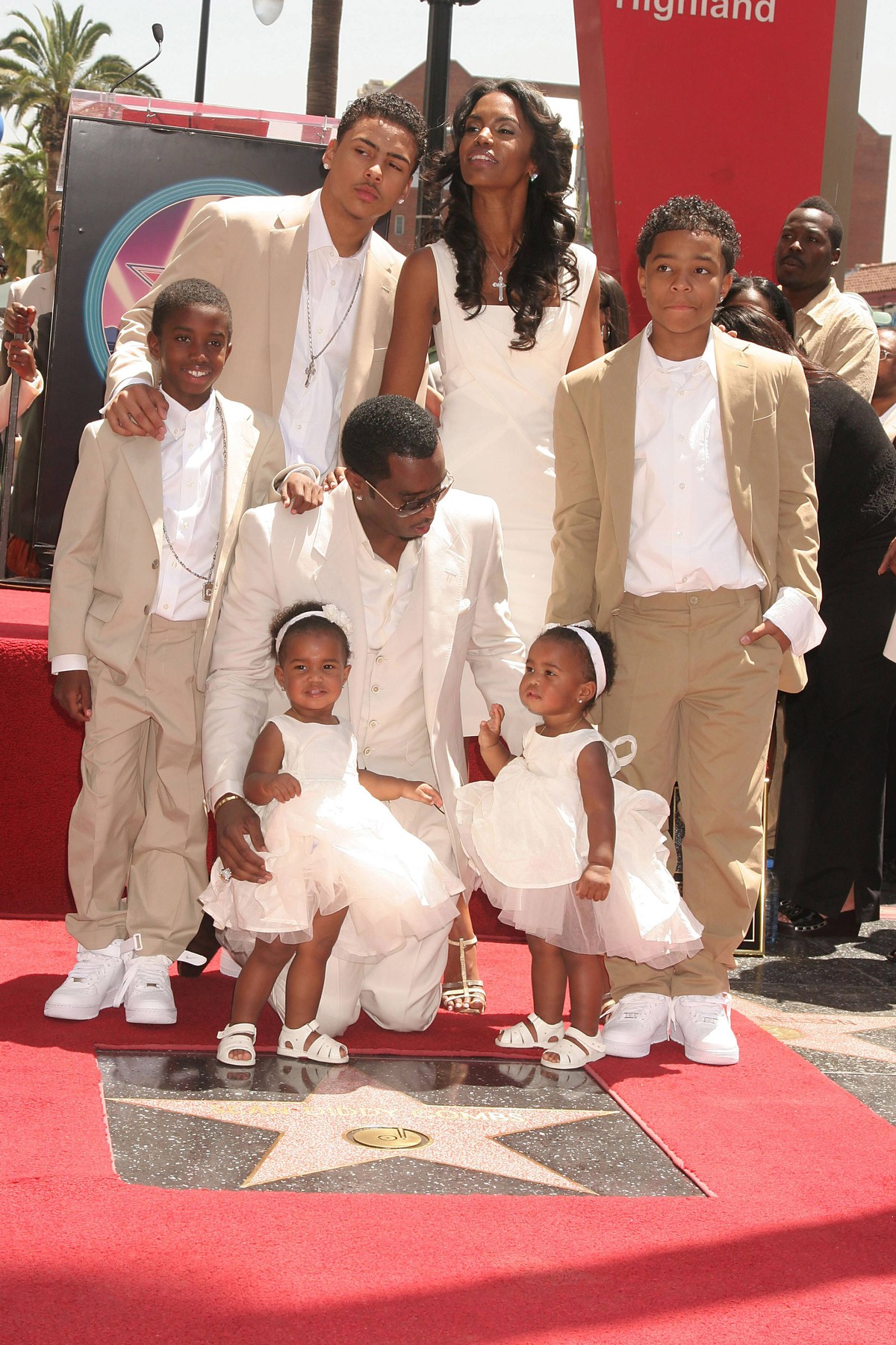 May 2, 2008 - Hollywood, California, U.S. - I13326CHW.SEAN DIDDY COMBS HONORED WITH A STAR ON THE HOLLYWOOD BLVD WALK OF FAME.HOLLYWOOD &amp; HIGHLAND, HOLLYWOOD, CA .05/02/08.SEAN P. DIDDY COMBS WITH ...