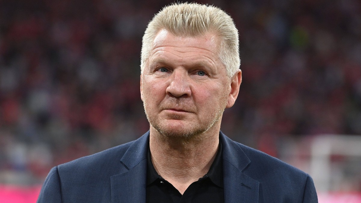 Stefan EFFENBERG Ex Fussballprofi, Einzelbild,angeschnittenes Einzelmotiv,Portraet,Portrait,Porträt. Fussball 1. Bundesliga Saison 2022/2023, 10.Spieltag, Spieltag10, FC Bayern Muenchen - SC Freiburg  ...