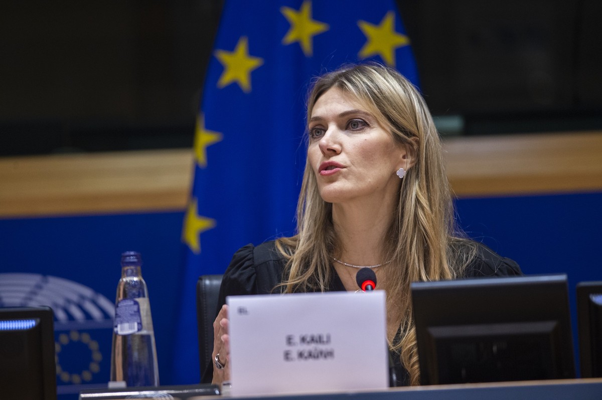 HANDOUT - 07.12.2022, Belgien, Brüssel: Die Vizepräsidentin des Europäischen Parlaments, Eva Kaili, nimmt an einer Buchpreisverleihung teil. (zu dpa: "Belgische Justiz entscheidet über weitere Un ...