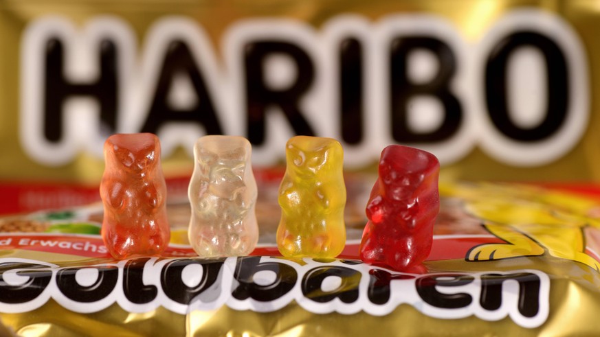 29.08.2020, HARIBO Goldbären, vier verschiedene Sorten Gummibärchen stehen auf einer Goldbären-Tüte. 29.08.2020, Haribo Goldbären 29.08.2020, Haribo Goldbären *** 29 08 2020, HARIBO Gold Bears, four d ...