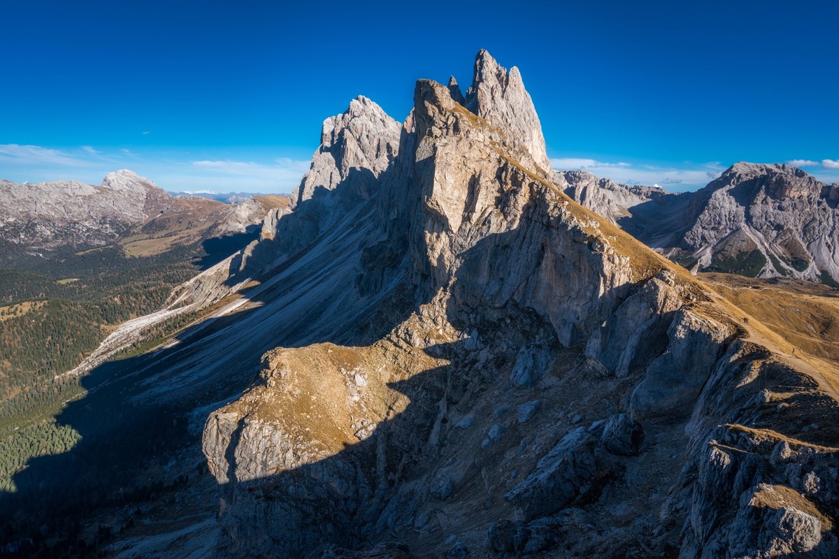 Peaks of Seceda on a brilliant sunny day Plan da Tieja, Trentino-South Tyrol, Italy CR_ULGR240103G-1316100-01
