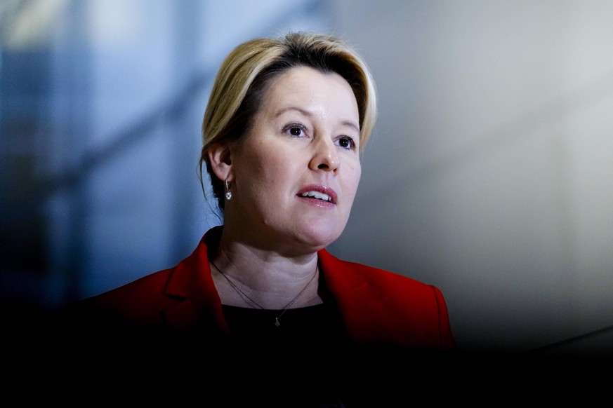 Statement Ausweitung des Kinderkrankengeld BM Gesundheit, Familie und Arbeit Aktuell, 14.01.2021, Berlin, Franziska Giffey die Bundesministerin fuer Familie, Senioren, Frauen und Jugend im Portrait be ...