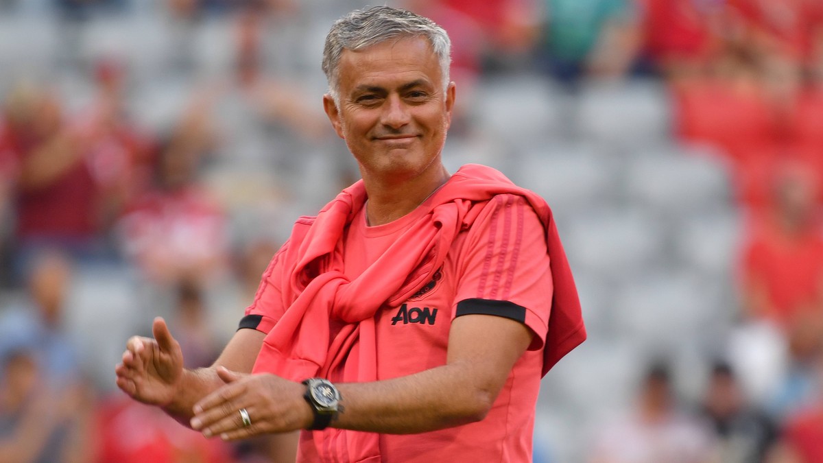 Jose MOURINHO ,Trainer Manchester United ManU ,Gestik,lacht,lachen, lachend,optimistisch,gutgelaunt Einzelbild,angeschnittenes Einzelmotiv,Halbfigur,halbe Figur, Testspiel FC Bayern Muenchen-Mancheste ...