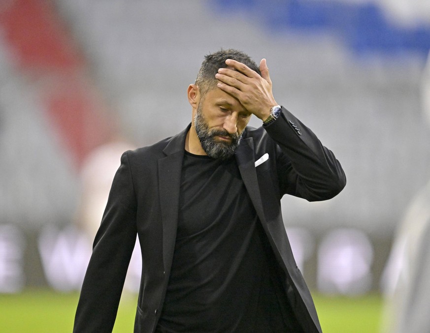 10.09.2022, Fussball 1. Bundesliga 2022/2023, 06.Spieltag, FC Bayern München - VfB Stuttgart, in der Allianz-Arena München. Sportdirektor Hasan Salihamidzic Bayern München nach dem Spiel nachdenklich. ...