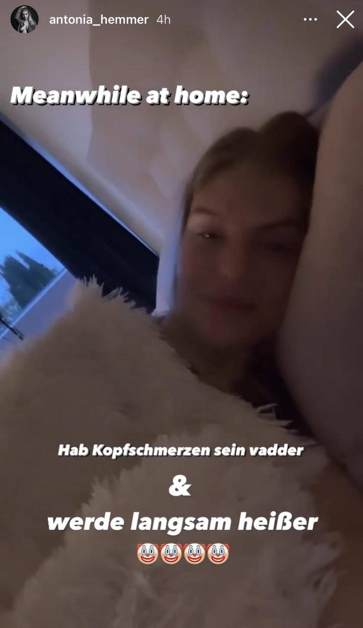 Antonia klagt über Kopfschmerzen.