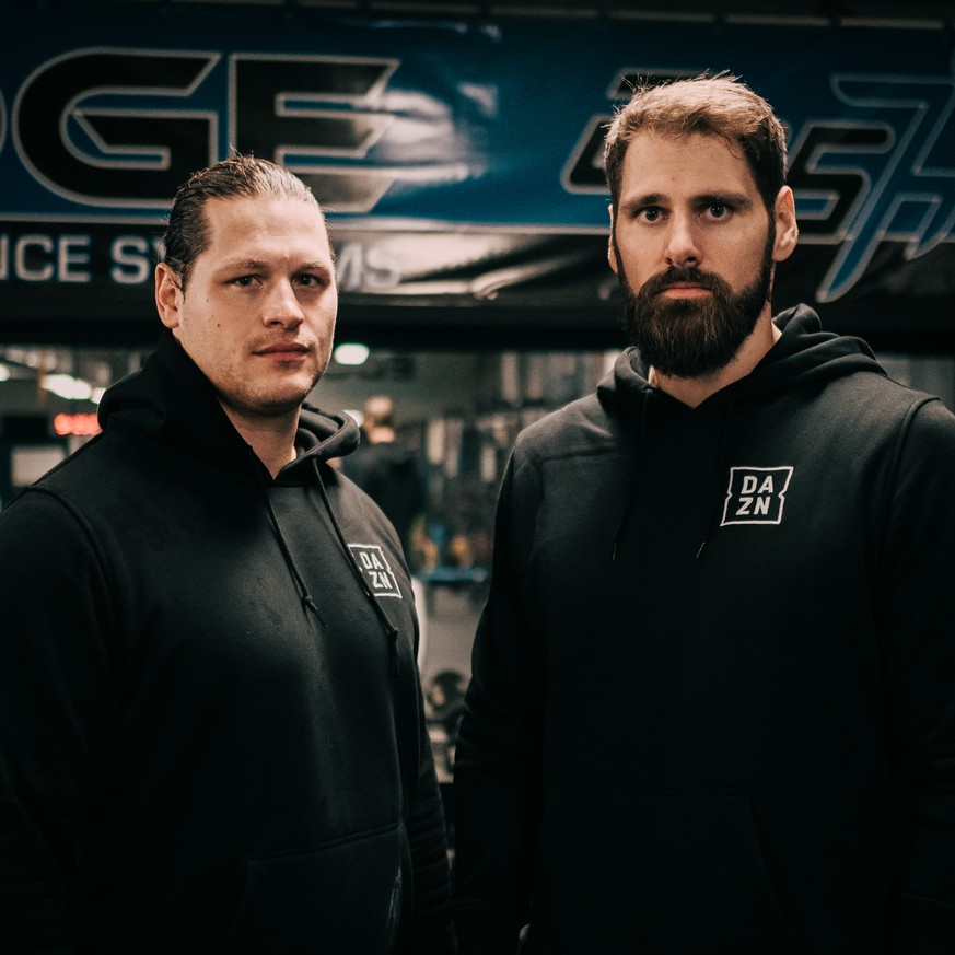 Kommentieren den Super Bowl auf DAZN: Markus Kuhn (l.) und Sebastian Vollmer.