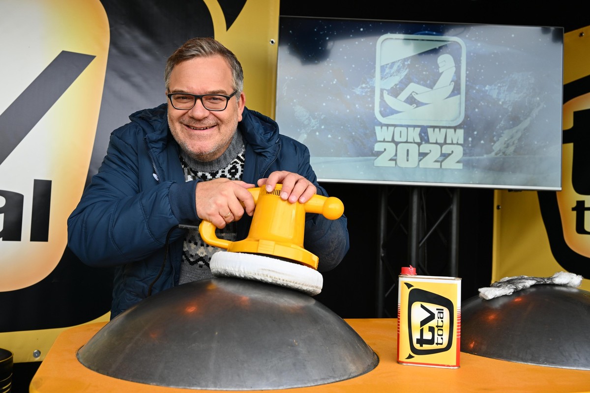 Pressekonferenz zur WOK WM 2022
Elton
Foto: (c) ProSieben/Willi Weber
Dieses Bild darf bis eine Woche nach Ausstrahlung honorarfrei fuer redaktionelle Zwecke und nur im Rahmen der Programmankuendigun ...