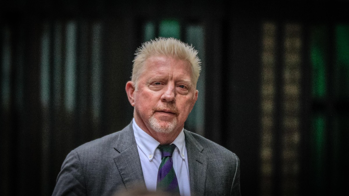 London, UK, 29th April 2022. Former tennis ace Boris Becker, with girlfriend Lilian de Carvalho, walks up to Southwark Crown Court where he is due to be sentenced today. Becker is facing the potential ...