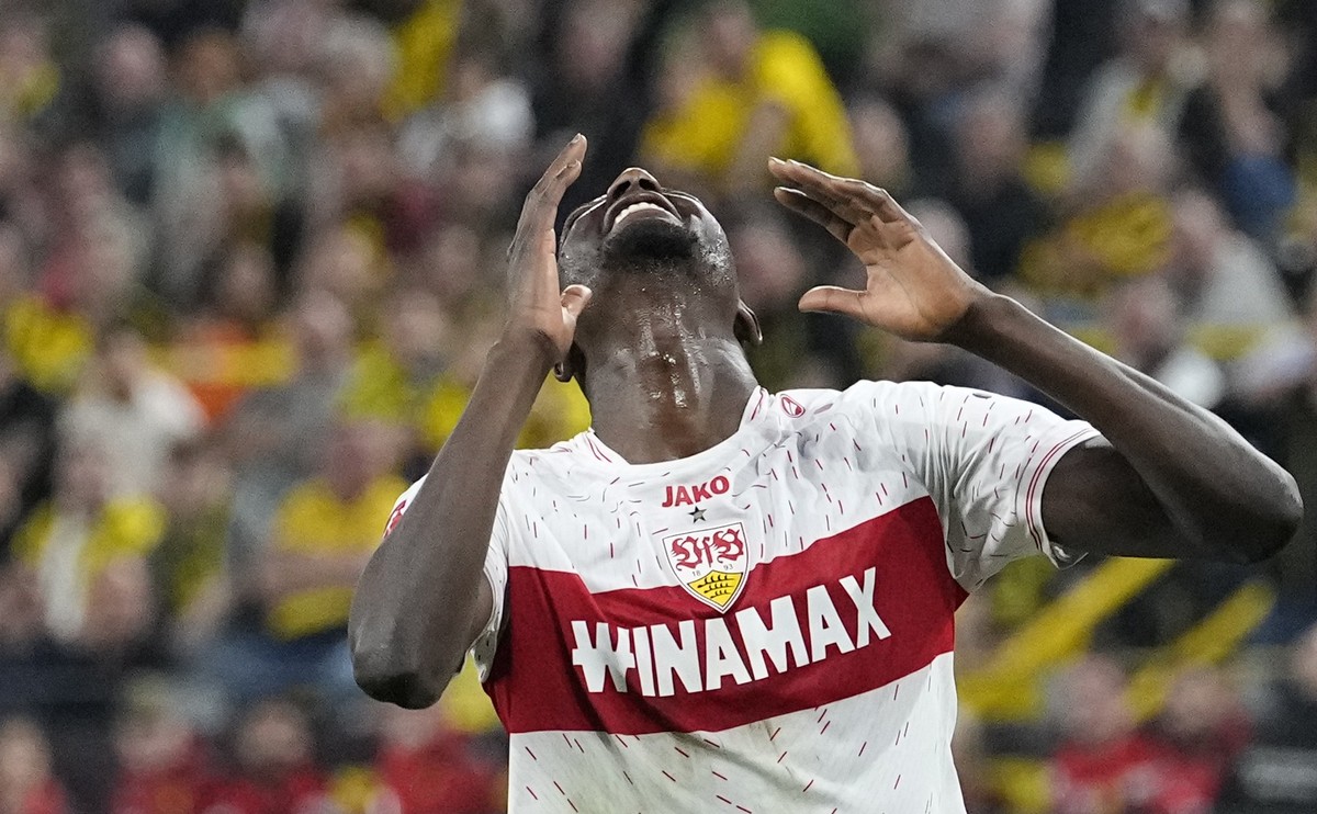 Stuttgart&#039;s scorer Serhou Guirassy reacts during the German Bundesliga soccer match between Borussia Dortmund and VfB Stuttgart in Dortmund, Germany, Saturday, April 6, 2024. (AP Photo/Martin Mei ...