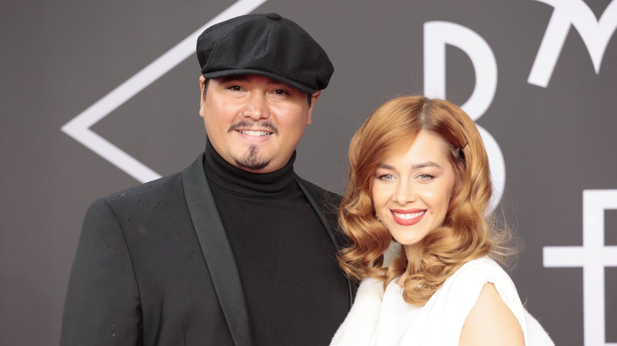 Oana Nechiti mit Ehemann Erich Klann , Deutschland, Berlin, Weltpremiere der neuen Staffel der national wie international gefeierten TV-Serie BABYLON BERLIN, am 20. September 2022 im Delphi-Filmpalast ...