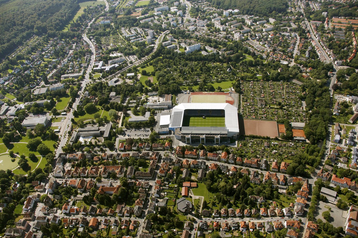 Bildnummer: 09189506 Datum: 27.06.2011 Copyright: imago/Hans Blossey
Luftbild, Sch�co Arena traditionell auch Alm genannt, Bundesliga, Stadion , Fussballverein, DSC Arminia Bielefeld, Bielefeld, !ACH ...