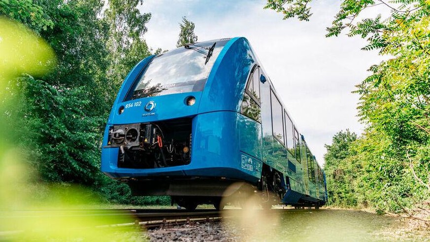 Die 27 Wasserstoff-Züge werden von dem Hersteller Alstom bereitgestellt.