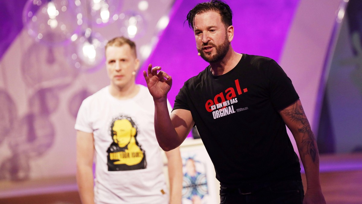 Oliver Pocher und Michael Wendler in der RTL-Live-Show Pocher vs. Wendler - Schluss mit lustig in den NOBEO Studios. Köln-Hürth, 01.03.2020 *** Oliver Pocher and Michael Wendler in the RTL live show P ...