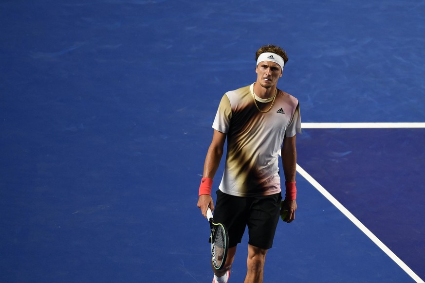 (220222) -- ACAPULCO, Feb. 22, 2022 (Xinhua) -- Alexander Zverev of Germany reacts during men&#039;s singles first round match against Jenson Brooksby of the United States at the 2022 ATP Mexican Open ...