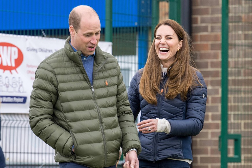 . 27/04/2021. Durham, United Kingdom. Prince William and Kate Middleton, The Duke and Duchess of Cambridge, meet young people supported by the Cheesy Waffles Project, a charity for children, young peo ...