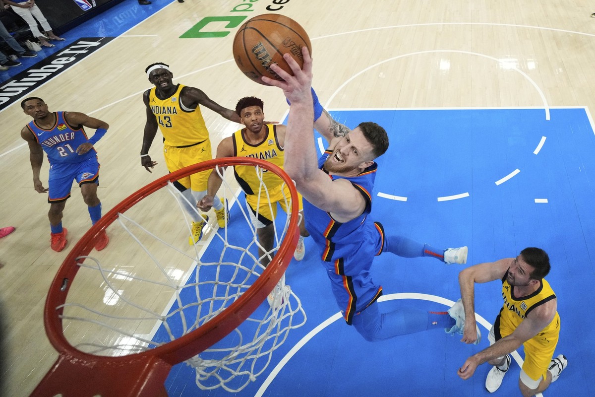 Oklahoma City Thunder center Isaiah Hartenstein drives to the basket against the Indiana Pacers during the first half of Game 7 of the NBA Finals basketball series Sunday, June 22, 2025, in Oklahoma C ...