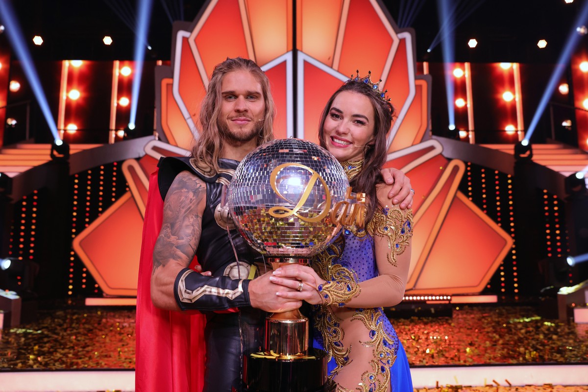 COLOGNE, GERMANY - MAY 28: Rurik Gislason and Renata Lusin celebrate their 1st place at the final show of the 14th season of the television competition &quot;Let&#039;s Dance&quot; on May 28, 2021 in  ...