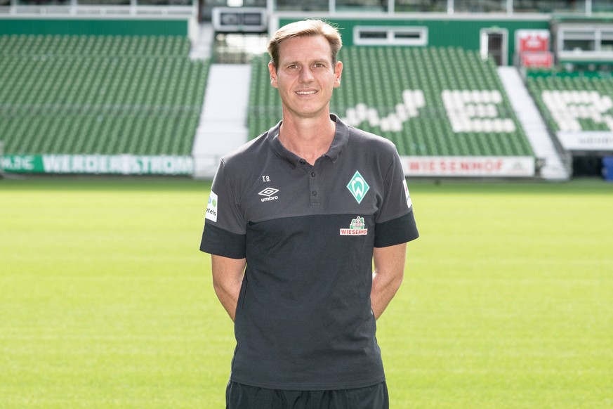 Heute ist er 38 Jahre alt – und bei seiner alten Liebe angestellt: Er ist Co-Trainer von Florian Kohfeldt bei Werder Bremen.