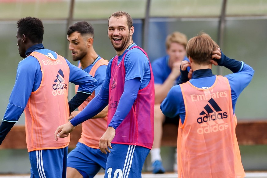 Laengenfeld, Oesterreich, 23.07.2017, Trainingslager Hamburger SV, Pierre-Michel Lasogga (HSV) lacht ( DeFodi507

Length field Austria 23 07 2017 Training camps Hamburg SV Pierre Michel Lasogga HSV  ...