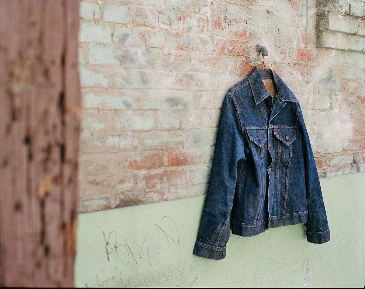 Wirf einen neuen Blick auf deine alte Kleidung - dank der Levi's® Tailor-Shops.