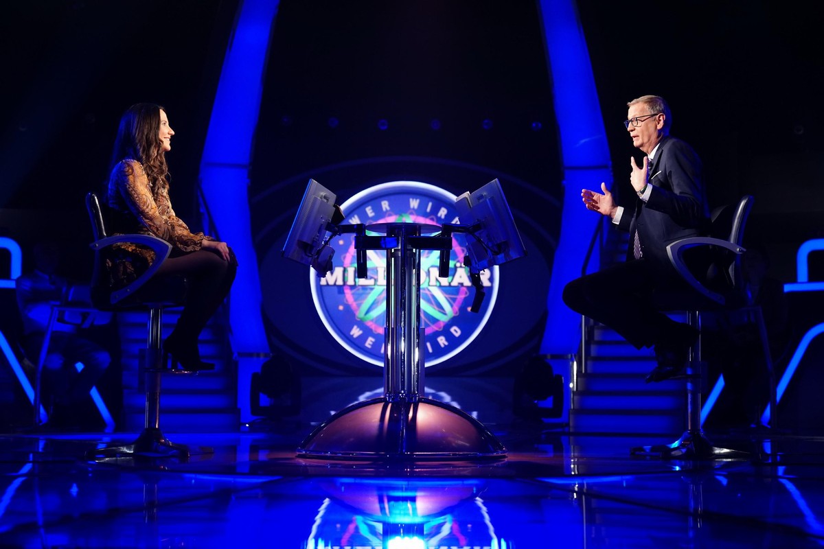 Achtung! Sperrfrist f�r alle Medien bis Mo., 28.03.2022, 23:25 Uhr!

Moderator G�nther Jauch mit Annabelle Glatt aus M�nchen

Die Verwendung des sendungsbezogenen Materials ist nur mit dem Hinweis und ...