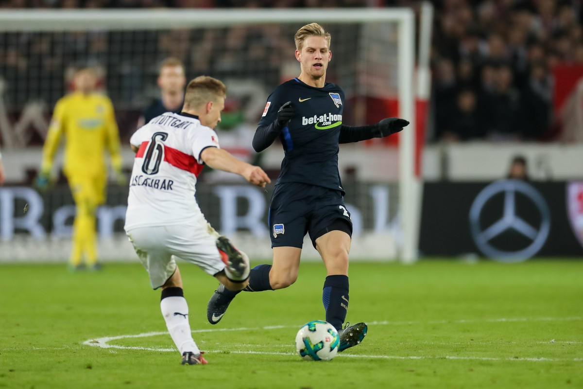 Stuttgart, Deutschland, 13.01.2018, 1. Bundesliga 18. Spieltag, VfB Stuttgart - Hertha BSC, Santiago Ascacibar (VFB) und Arne Maier (BSC) im Zweikampf ( DeFodi507 *** Stuttgart Germany 13 01 2018 1 18 ...