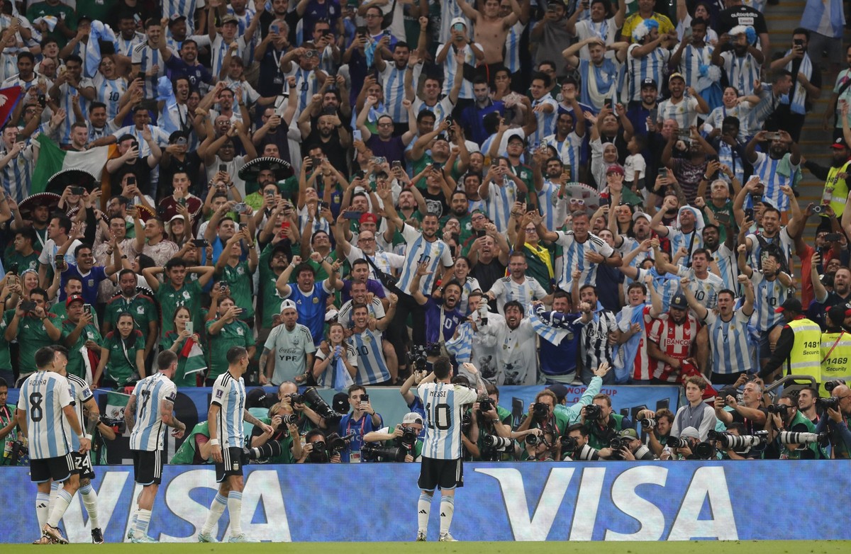 Argentina v Mexico 2022 FIFA World Cup, WM, Weltmeisterschaft, Fussball Lionel Messi of Argentina celebrates scoring their first goal during the 2022 FIFA World Cup Group C match at Lusail Stadium, Lu ...