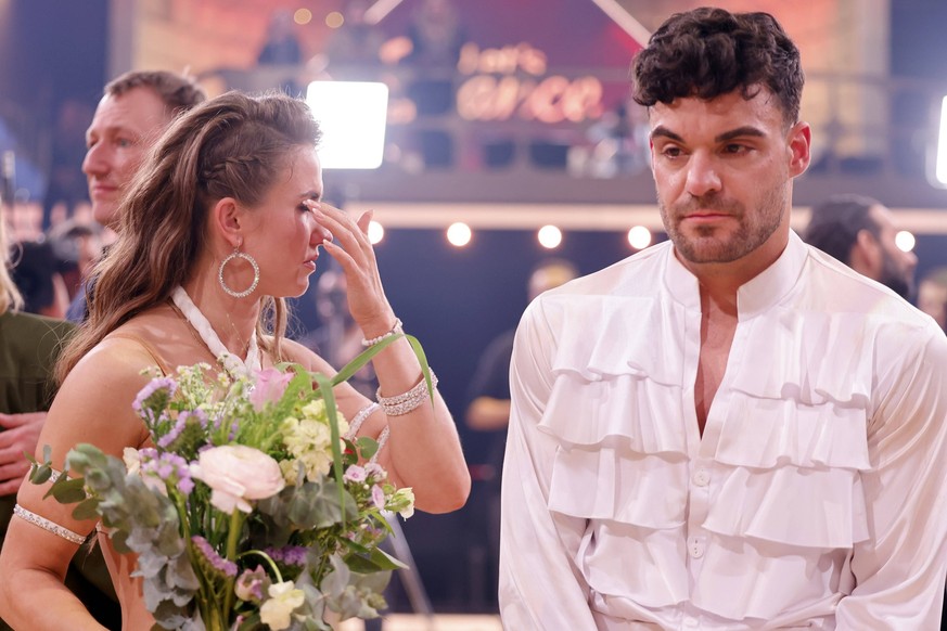 Food Influencer Stefano Zarrella en Tanzerin Mariia Maksina zijn aanwezig in de leuke Live Show op de 17e.  Medewerkers van de RTL Tanz Show Let's Dance in het MMC Coloneum.  Keulen, 05.04.2024 NRW Deut ...