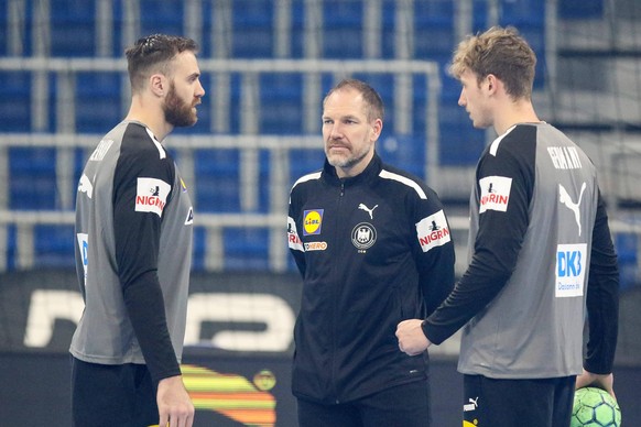 Deutschland - Schweiz, Testspiel Torwarttrainer Mattias Andersson Deutschland im Gespr�ch mit Torwart Andreas Wolf Deutschland, 33 und Torwart Till Klimpke Deutschland, 98. Handball-L�nderspiel zwisch ...