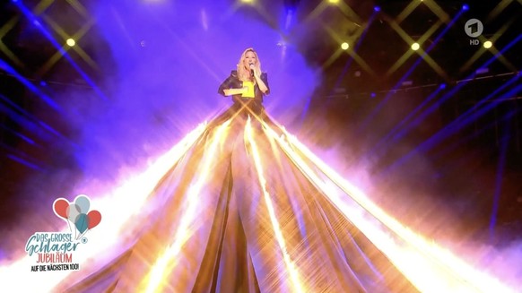 Helene Fischer steht buchstäblich in Flammen.