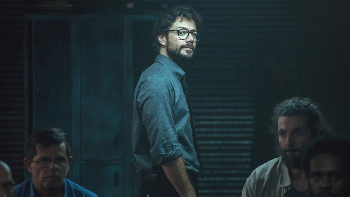 lvaro Morte, Money Heist Part 4 2020 Credit: Tamara Arranz Ramos / Netflix / The Hollywood Archive Los Angeles CA PUBLICATIONxINxGERxSUIxAUTxONLY Copyright: xTAMARAxARRANZx 33989009THA