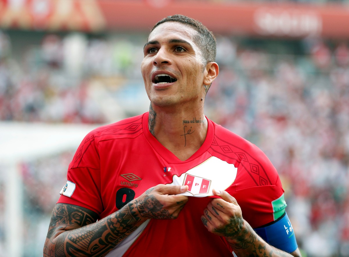 Soccer Football - World Cup - Group C - Australia vs Peru - Fisht Stadium, Sochi, Russia - June 26, 2018 Peru&#039;s Paolo Guerrero celebrates scoring their second goal REUTERS/Max Rossi