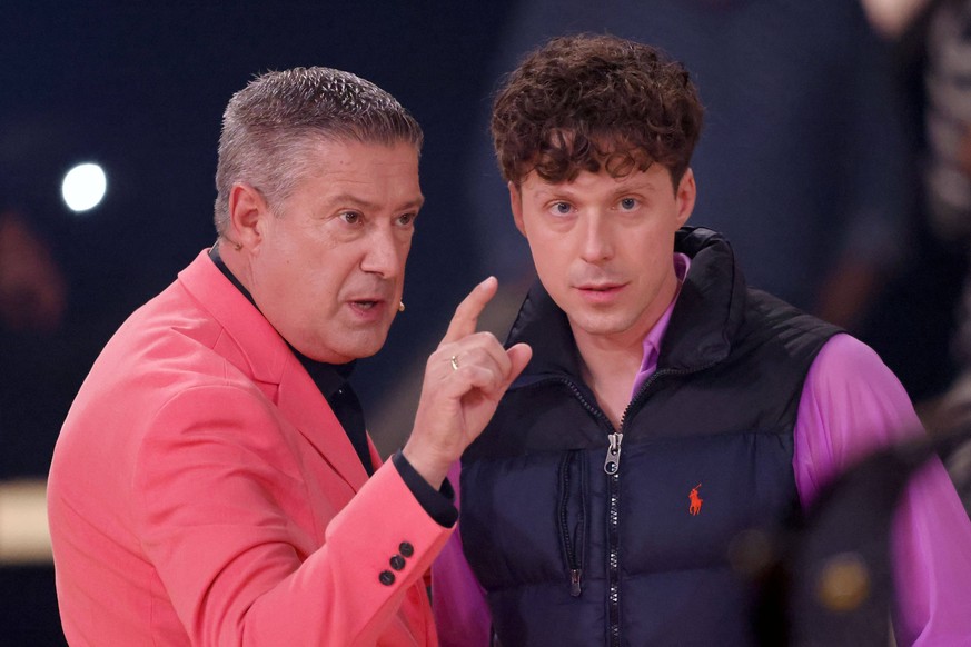 Juror Joachim Llambi und Tänzer Valentin Lusin in der siebten Live-Show bei der 17. Staffel der RTL-Tanzshow Let s Dance im MMC Coloneum. Köln, 19.04.2024 NRW Deutschland *** Juror Joachim Llambi and  ...