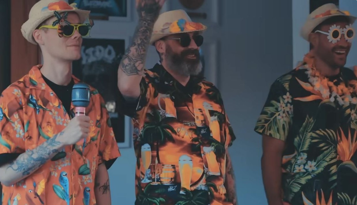 Sascha Hellinger, Sido und Marc Eggers sind bereits in Feierlaune.