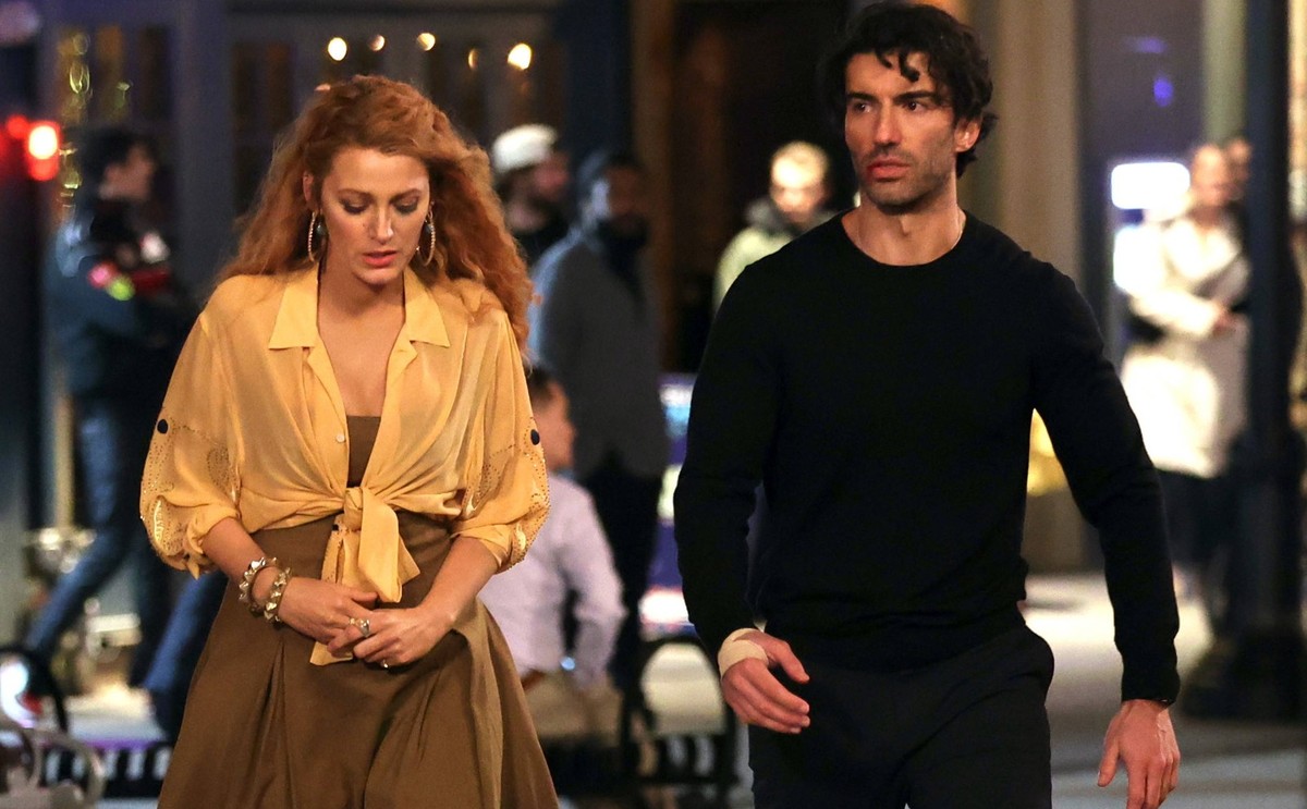 Blake Lively and Justin Baldoni spotted filming a kissing scene at the It Ends With Us set in New Jersey Where: New Jersey, United States When: 12 Jan 2024 Credit: Jose Perez/INSTARimages EDITORIAL US ...