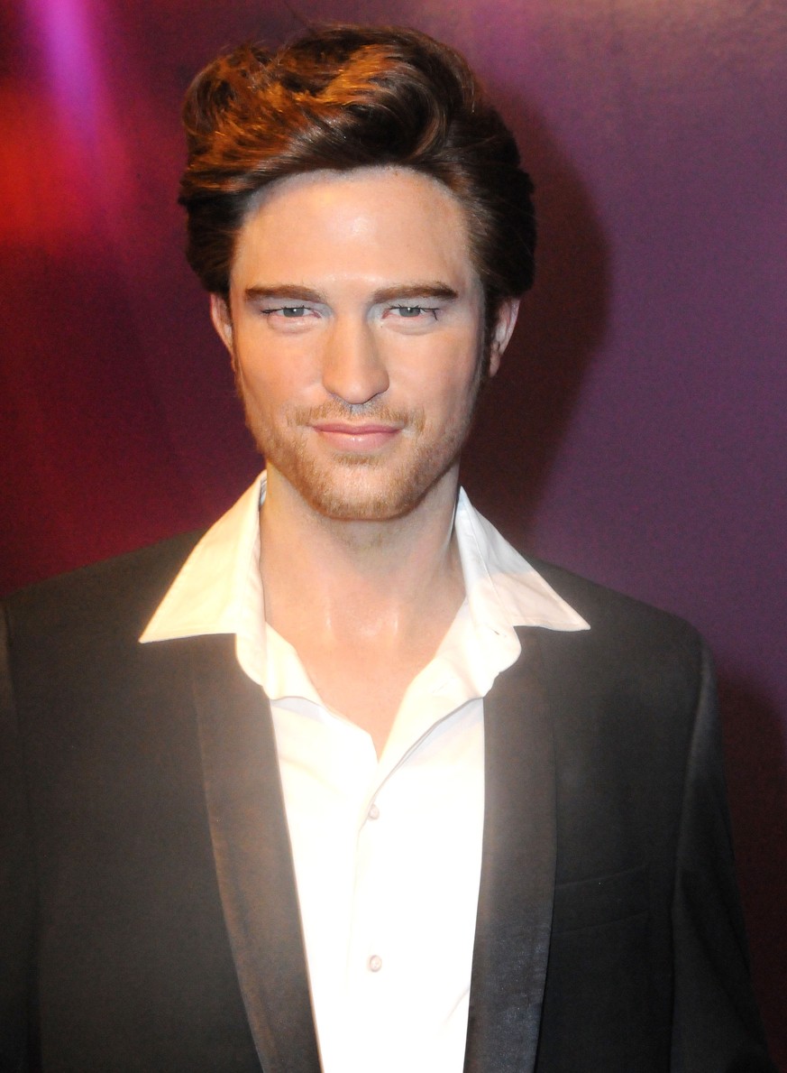 HOLLYWOOD, CA - SEPTEMBER 20: Robert Pattinson Wax Figure at the Friend Movement's 2014 Stardust Soiree at Madame Tussauds on September 20, 2014 in Hollywood, California. (Photo by Barry King/WireImag ...
