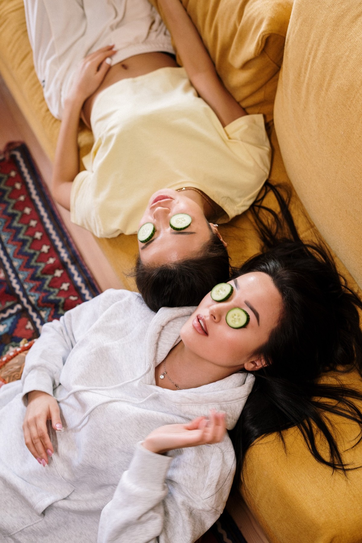 Lieber Beautyprogramm zu Hause statt teurer Cocktailabend.