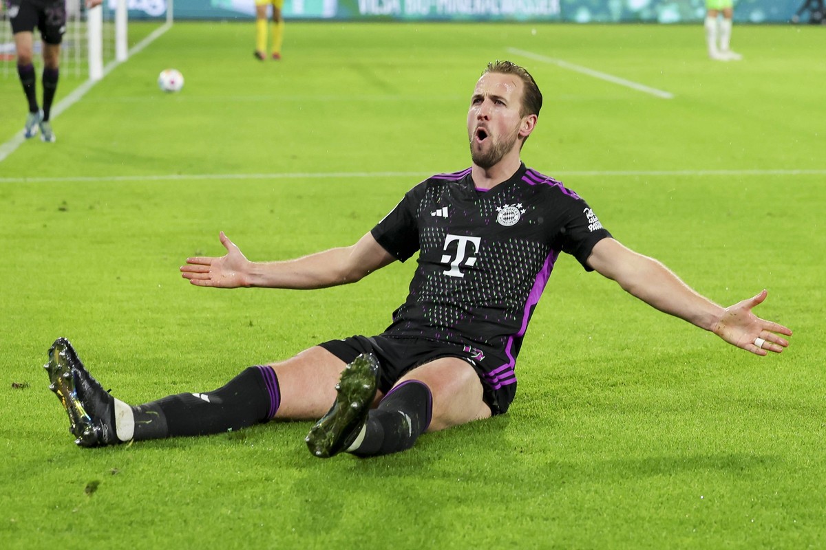 Germany, Wolfsburg, 20.12.2023, Volkswagen Arena, VfL Wolfsburg vs FC Bayern Muenchen - 1. Bundesliga, Harry Kane FC Bayern Muenchen celebrates after scoring his teams second goal Wolfsburg Volkswagen ...