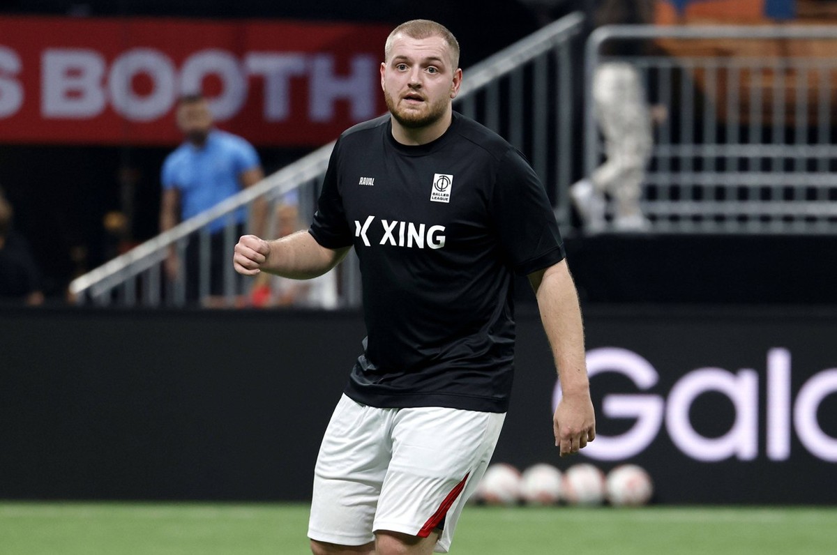 Youtuber Trymacs Maximilian Stemmler, Team-Manager bei Team Hardstuck Royale, beim Baller League Final Four im PSD Bank Dome D
