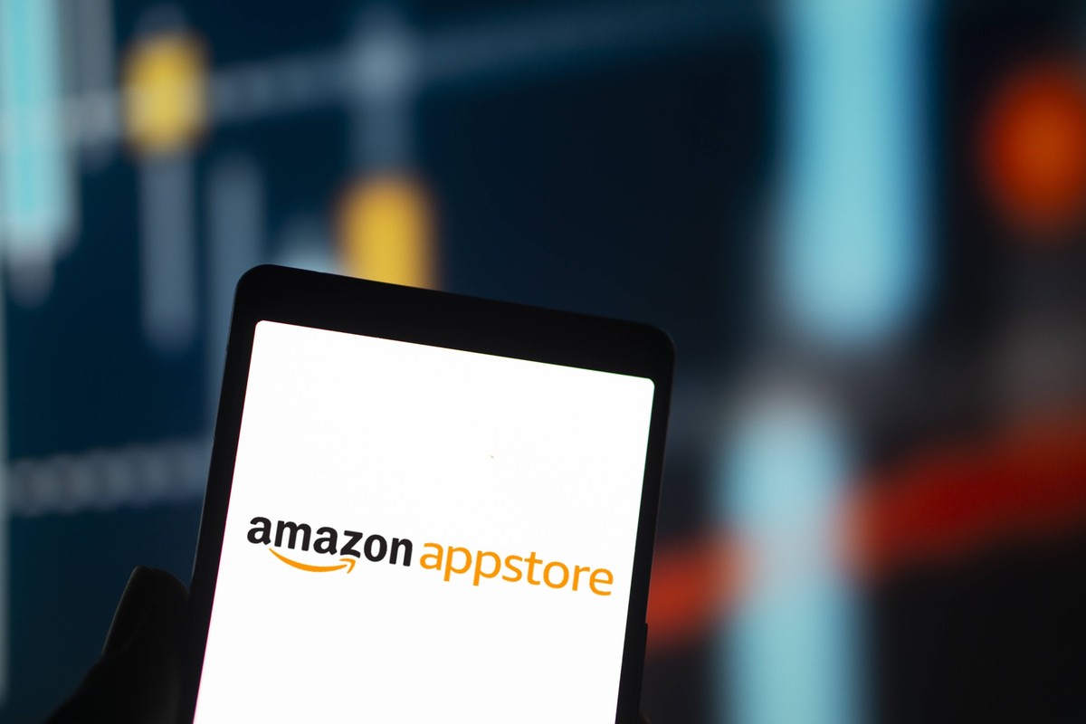 Dhaka, Bangladesh- 25 Sep 2024: Amazon appstore logo is displayed on smartphone. Dhaka, Bangladesh- 25 Sep 2024: Amazon appstore logo is displayed on smartphone. Copyright: xZoonar.com/MojahidxMottaki ...