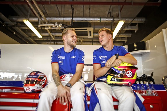 Formula 1 2022: Abu Dhabi GP YAS MARINA CIRCUIT, UNITED ARAB EMIRATES - NOVEMBER 20: Kevin Magnussen, Haas F1 Team Mick Schumacher, Haas F1 Team during the Abu Dhabi GP at Yas Marina Circuit on Sunday ...