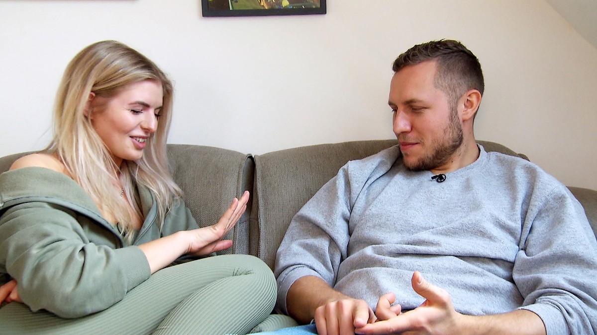 Antonia (21) aus Niedersachsen und Patrick (25) aus Baden-Württemberg sind ein glücklich verliebtes Paar.
+++ Die Verwendung des sendungsbezogenen Materials ist nur mit dem Hinweis und Verlinkung auf ...