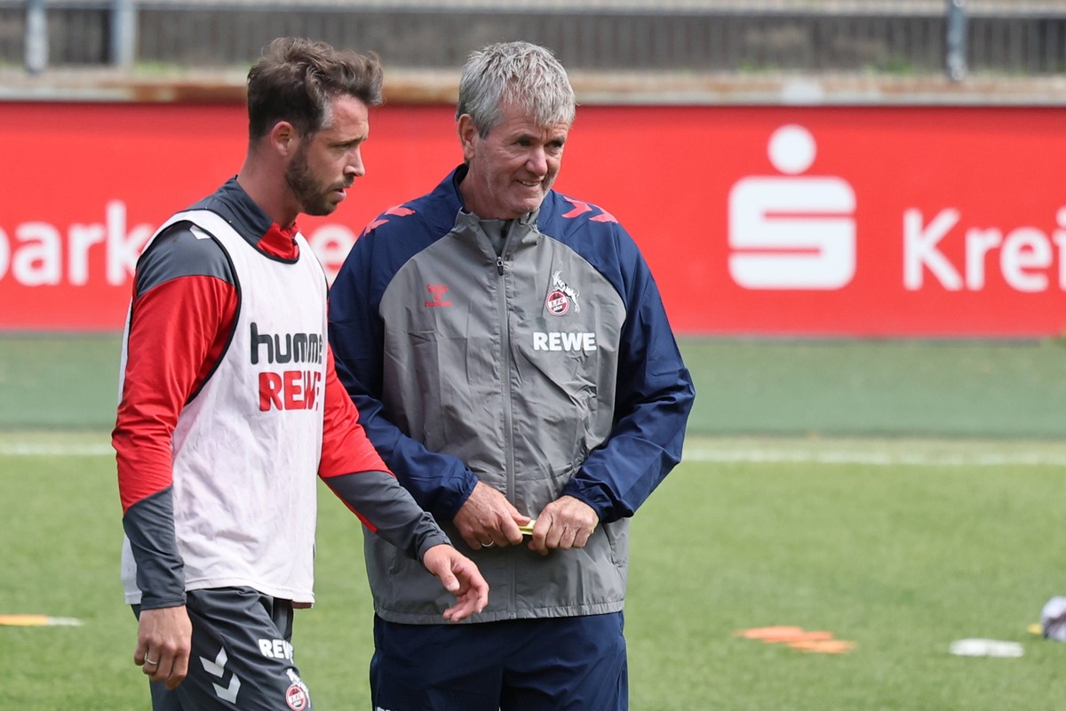 GER, 2.FBL, Training 1. FC Koeln, Franz Kremer Stadion, / 06.05.2025, Franz Kremer Stadion , Koeln, GER, 2.FBL, Training 1. FC Koeln, Franz Kremer Stadion, , im Bild: das erste Training mit dem neuen  ...