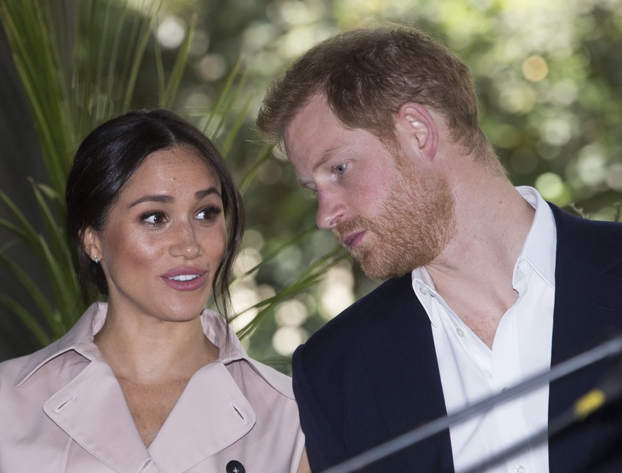 . 25/10/2019. Windsor, United Kingdom. Prince Harry and Meghan Markle, The Duke and Duchess of Sussex, at a roundtable discussion on gender equality with The Queen s Commonwealth Trust and One Young W ...