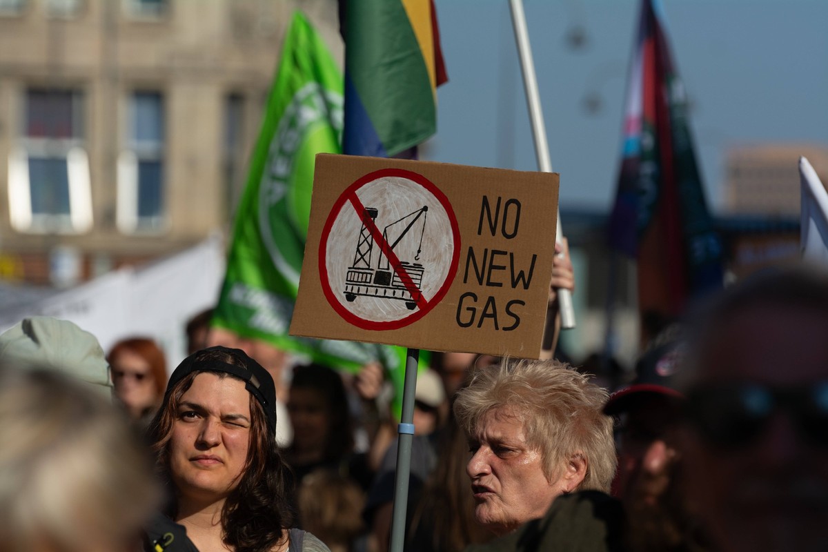 Fridays For Future Demo In Cologne Thousands of people take part in a climate demonstration as part of the Fridays for Future climate action movement in Cologne, Germany, on September 20, 2024. Cologn ...