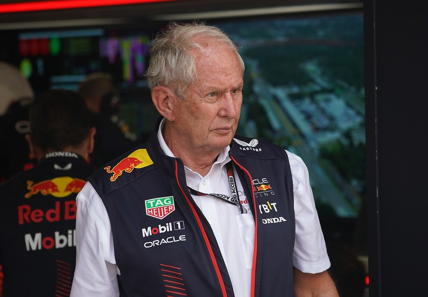 ARCHIV - 02.09.2023, Italien, Monza: Motorsport: Formel-1-Weltmeisterschaft, Grand Prix von Italien, 3. Freies Training: Dr. Helmut Marko, Motorsportchef von Red Bull Racing, steht im Fahrerlager. Rei ...