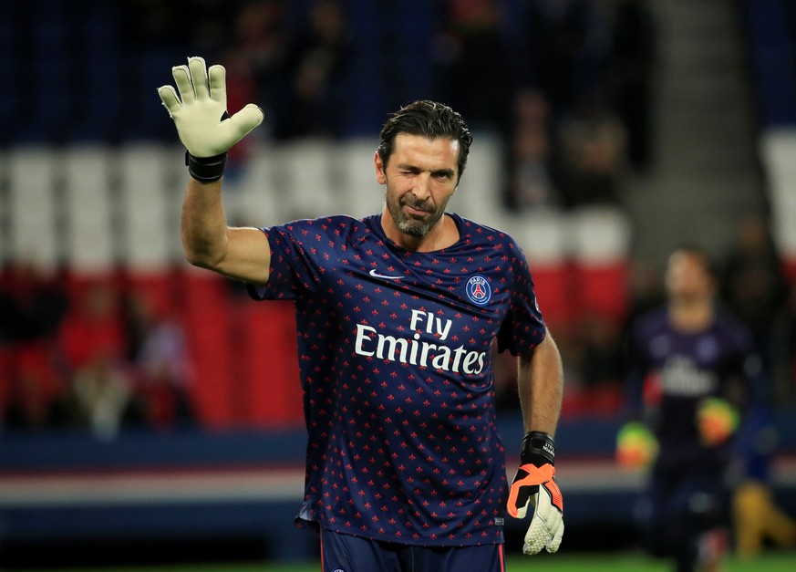 Soccer Football - Ligue 1 - Paris St Germain v Olympique Lyonnais - Parc des Princes, Paris, France - October 7, 2018 Paris St Germain&#039;s Gianluigi Buffon during the warm up before the match REUTE ...